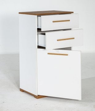 Eva Dresser With Mirror