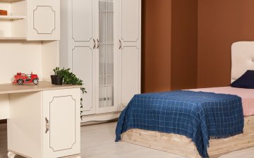 Mira Young room